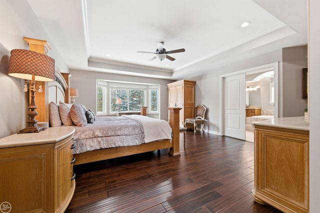 6024 HARBOR Court, Washington Twp, MI 48094