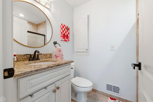 6024 HARBOR Court, Washington Twp, MI 48094