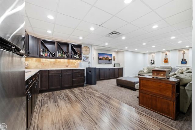 6024 HARBOR Court, Washington Twp, MI 48094