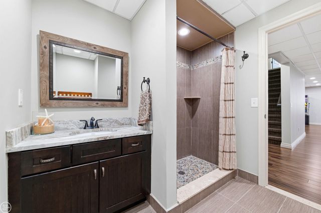 6024 HARBOR Court, Washington Twp, MI 48094