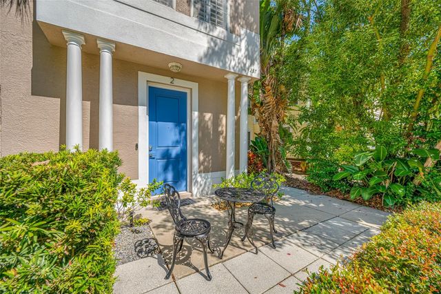 237 7TH AVENUE N 2, St Petersburg, FL 33701