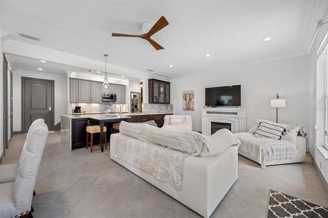 237 7TH AVENUE N 2, St Petersburg, FL 33701