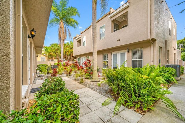 237 7TH AVENUE N 2, St Petersburg, FL 33701