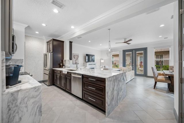 237 7TH AVENUE N 2, St Petersburg, FL 33701