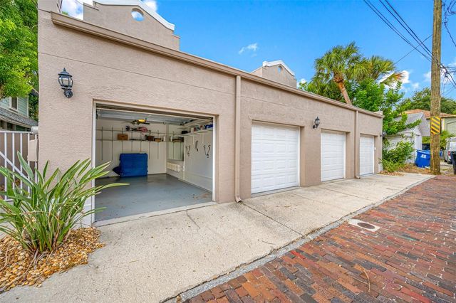 237 7TH AVENUE N 2, St Petersburg, FL 33701