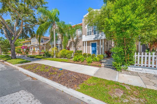 237 7TH AVENUE N 2, St Petersburg, FL 33701