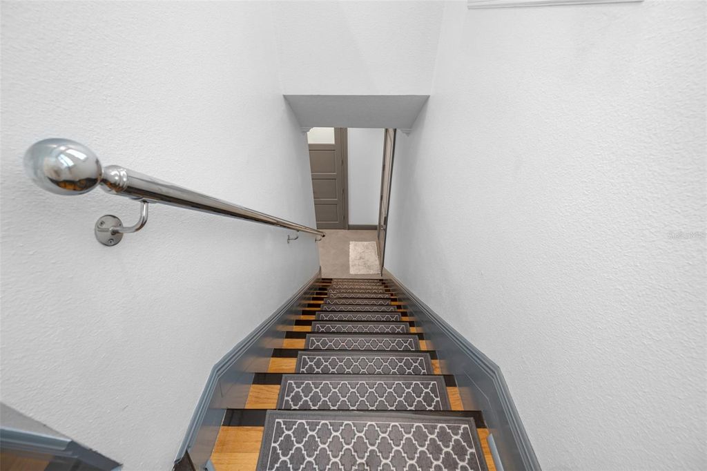 Image 25 of property listing at 237 7TH AVENUE N 2, St Petersburg, FL 33701