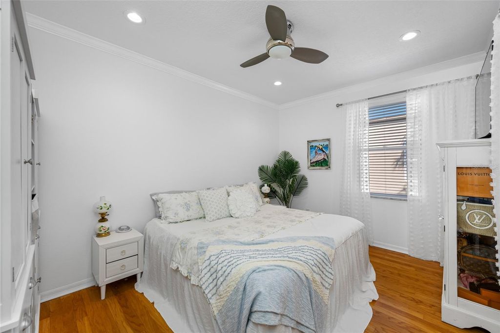 Image 28 of property listing at 237 7TH AVENUE N 2, St Petersburg, FL 33701