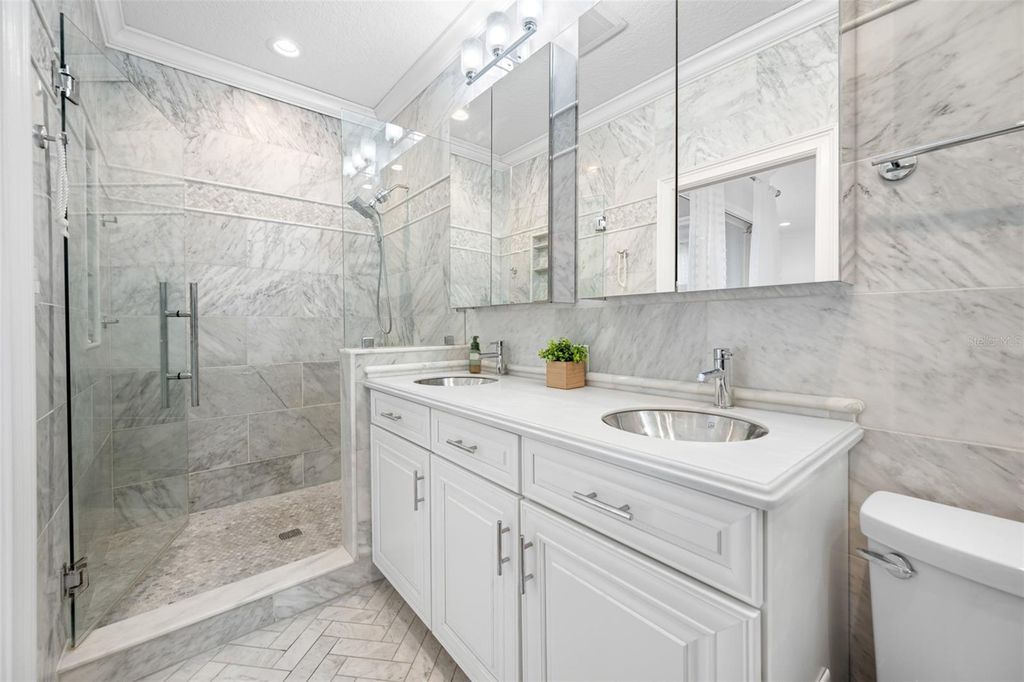 Image 38 of property listing at 237 7TH AVENUE N 2, St Petersburg, FL 33701