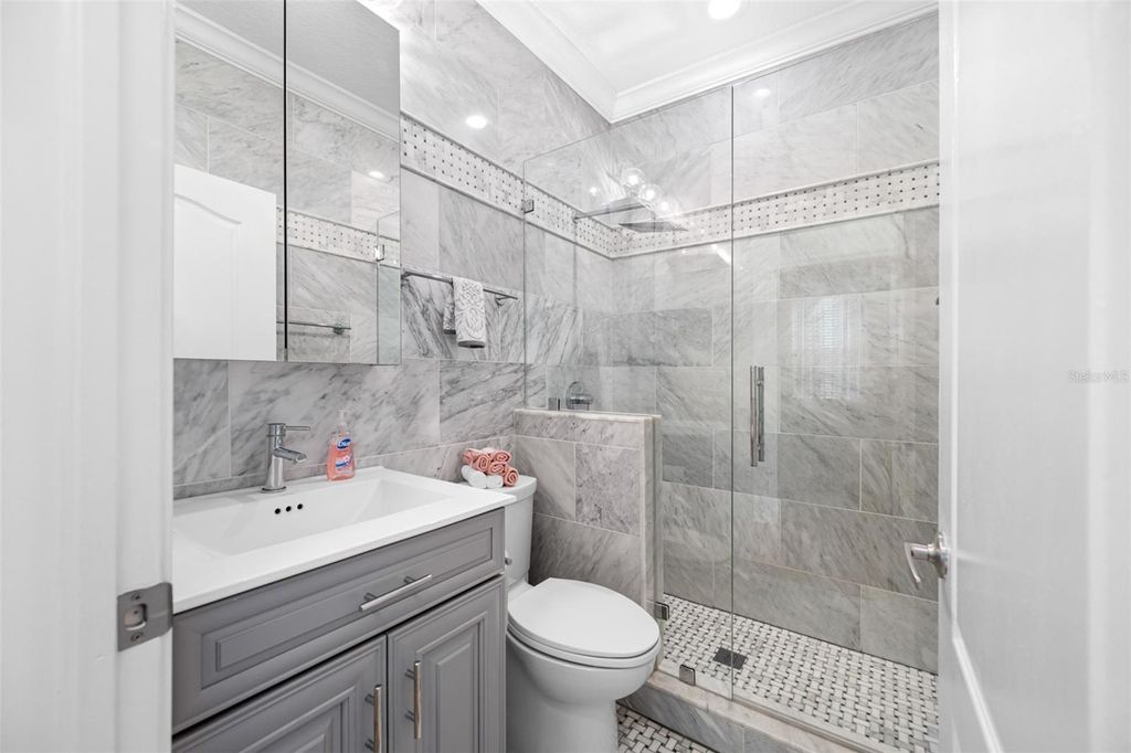 Image 44 of property listing at 237 7TH AVENUE N 2, St Petersburg, FL 33701