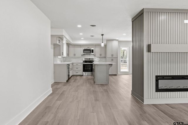 1106 S Williams Ave, Mount Pleasant, TX 75455