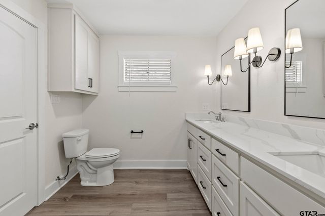 1106 S Williams Ave, Mount Pleasant, TX 75455