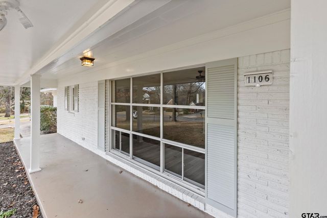 1106 S Williams Ave, Mount Pleasant, TX 75455