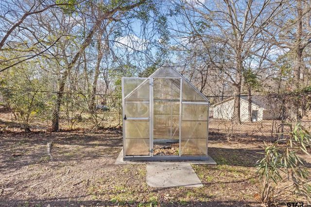 1106 S Williams Ave, Mount Pleasant, TX 75455