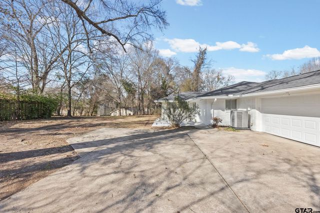 1106 S Williams Ave, Mount Pleasant, TX 75455