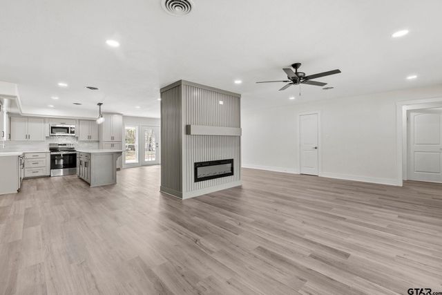 1106 S Williams Ave, Mount Pleasant, TX 75455