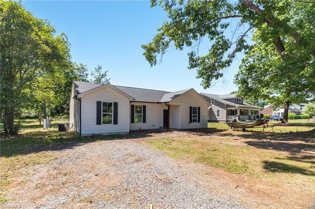 410 S Fayetteville Street, Liberty, NC 27298