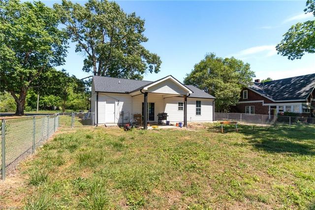 410 S Fayetteville Street, Liberty, NC 27298