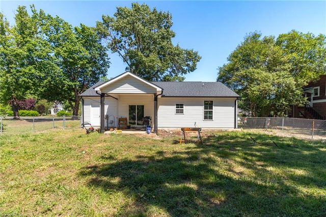 410 S Fayetteville Street, Liberty, NC 27298