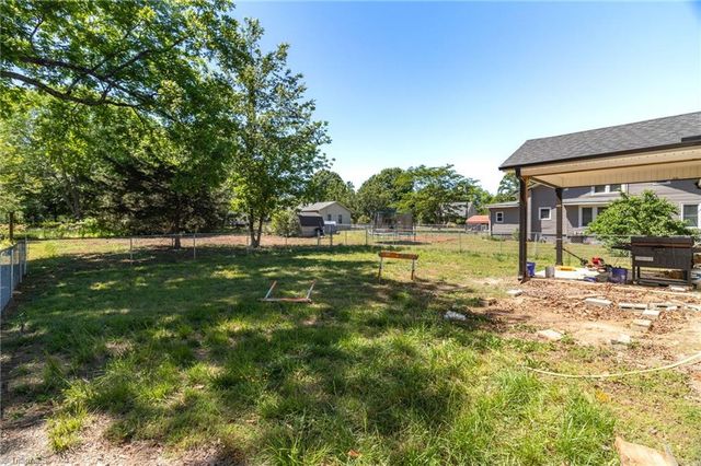 410 S Fayetteville Street, Liberty, NC 27298