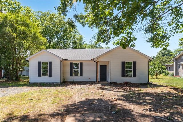 410 S Fayetteville Street, Liberty, NC 27298