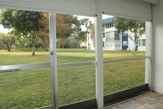 3200 Holiday Springs Boulevard 105, Margate, FL 33063