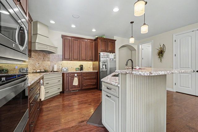 5533 S Red Pine Circle, Texas Twp, MI 49009