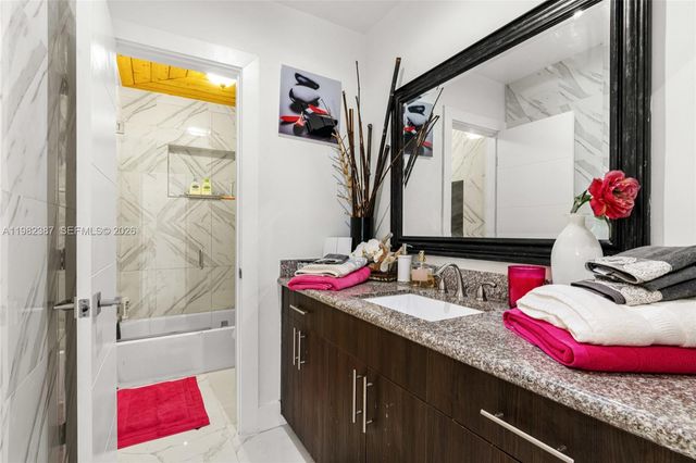 12721 SW 47th St, Miami, FL 33175