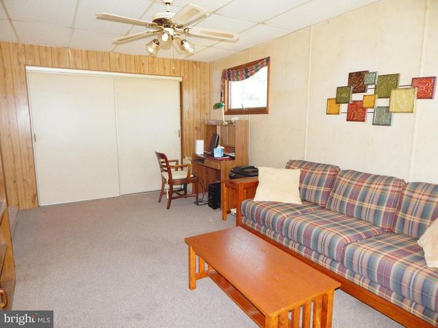 212 FOX CHASE CT, North Wales, PA 19454