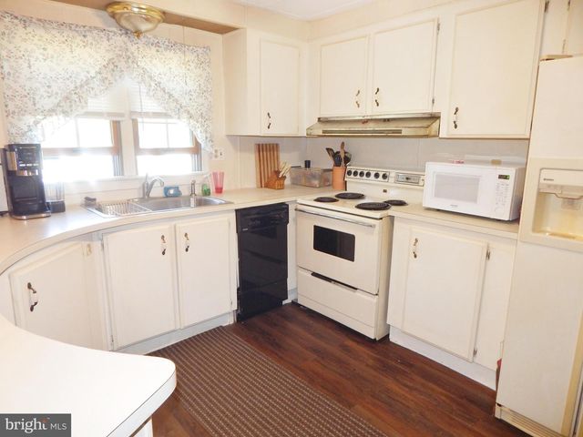 212 FOX CHASE CT, North Wales, PA 19454