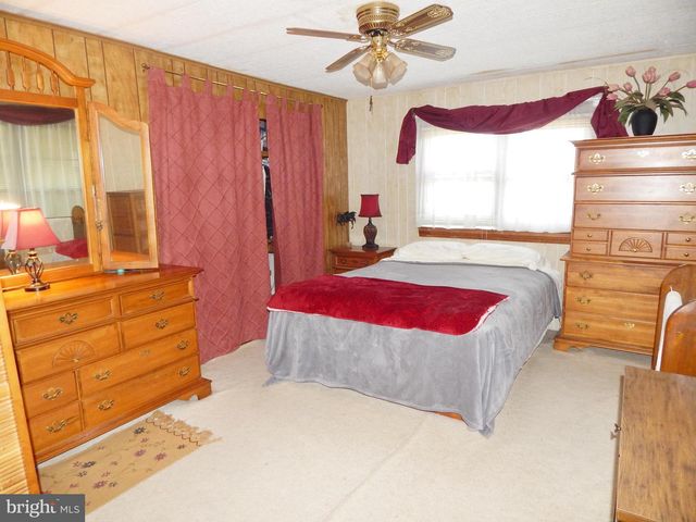 212 FOX CHASE CT, North Wales, PA 19454