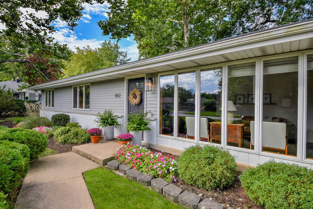 1612 N Washington Street, Wheaton, IL 60187 — photo 2