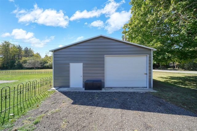 7165 Clinton Road, Jackson, MI 49201