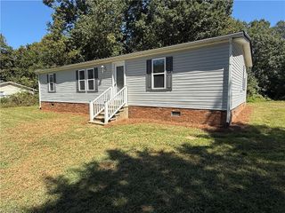 4905 La Crest Court, Walkertown, NC 27051