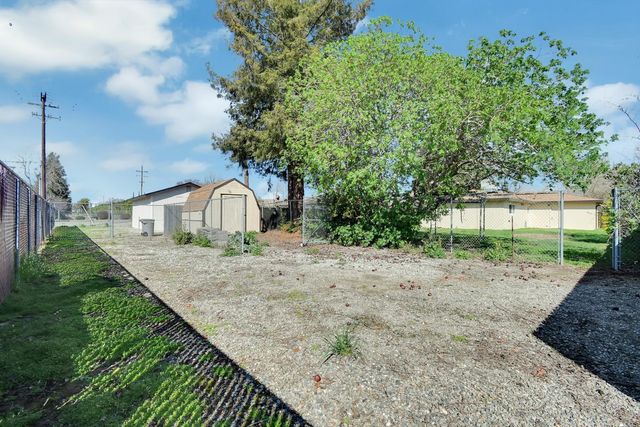 2966 Hillview Dr, Yuba City, CA 95993