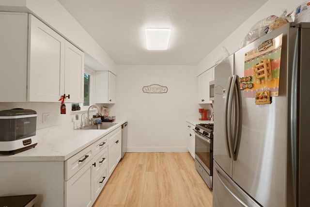 2966 Hillview Dr, Yuba City, CA 95993