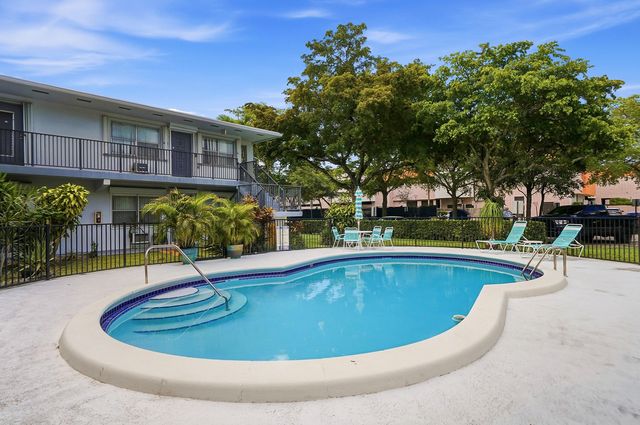 3510 Harrison Street 4, Hollywood, FL 33021