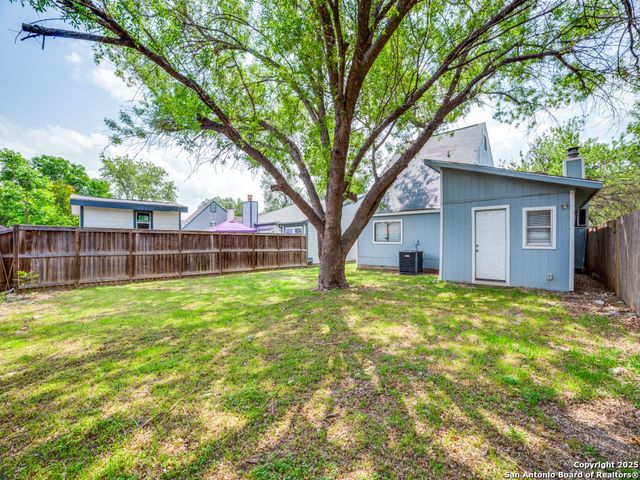 10023 Amber Field, San Antonio, TX 78245