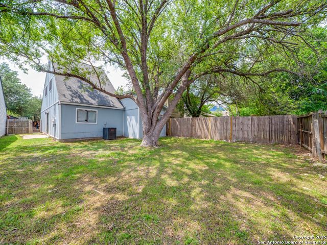 10023 Amber Field, San Antonio, TX 78245