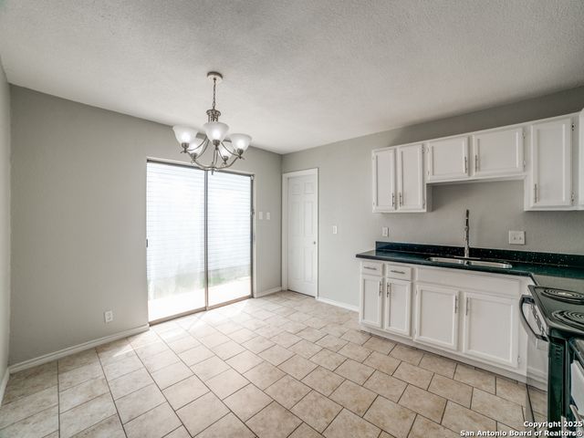 10023 Amber Field, San Antonio, TX 78245