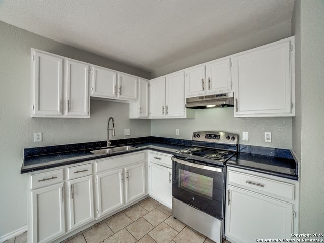 10023 Amber Field, San Antonio, TX 78245