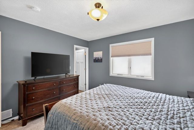 4402 Cambridge Lane NW, Rochester, MN 55901