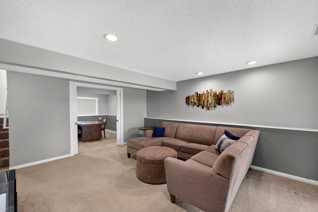 4402 Cambridge Lane NW, Rochester, MN 55901