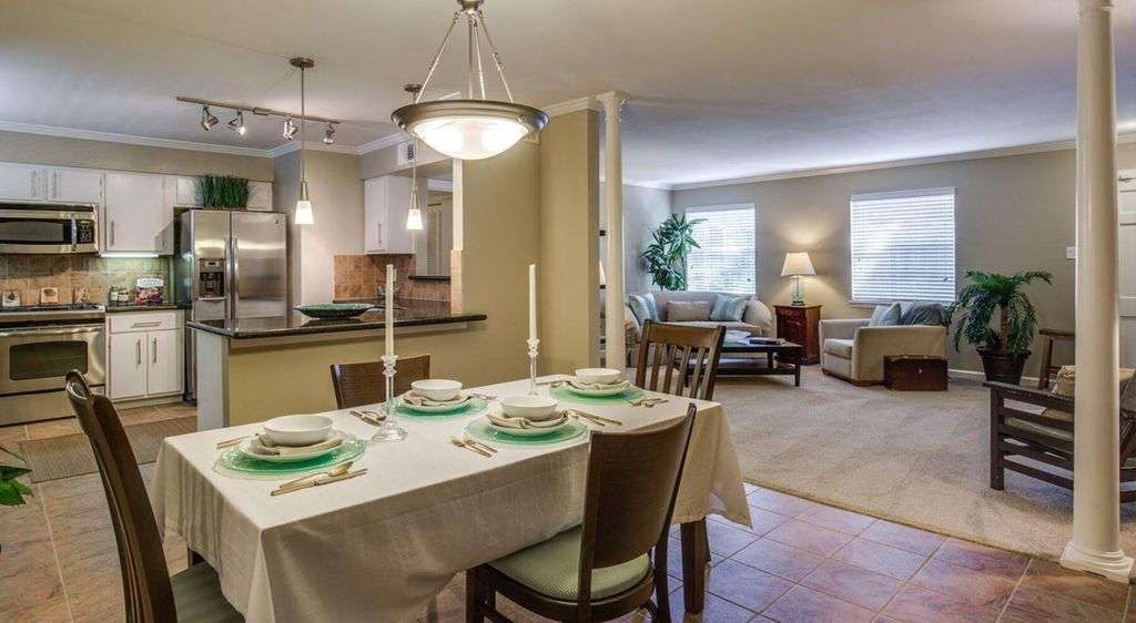 10220 Memorial Drive E13, Houston, TX 77024