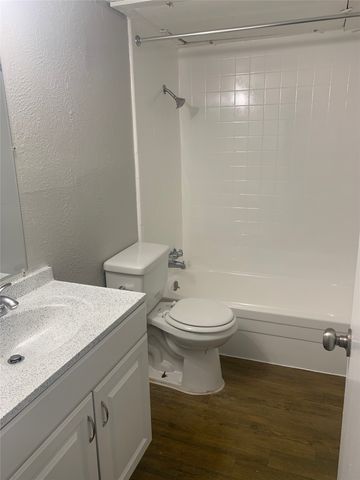 4606 Monarch Street 215, Dallas, TX 75204