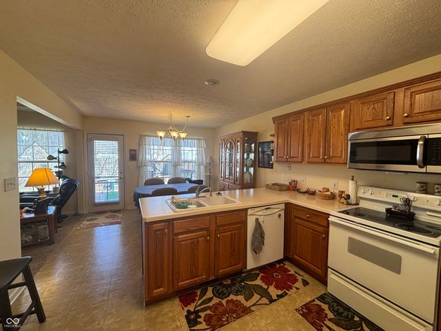 1908 Westminster Place, Columbus, IN 47201