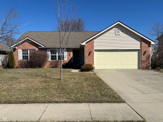 1908 Westminster Place, Columbus, IN 47201