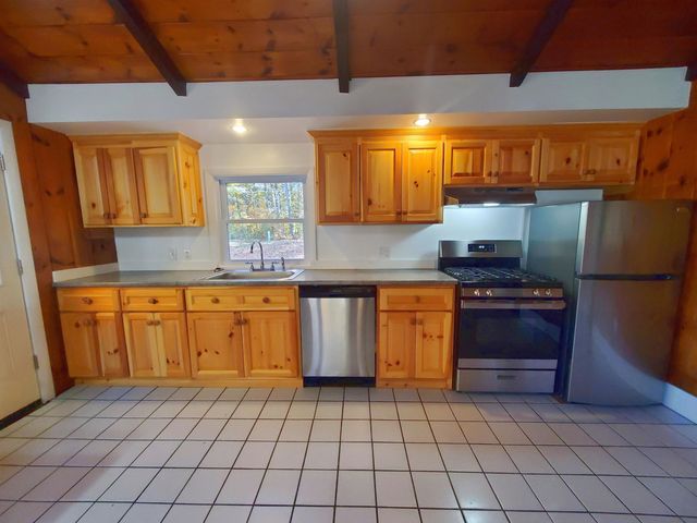 18 Anagance Lane, Wolfeboro, NH 03894