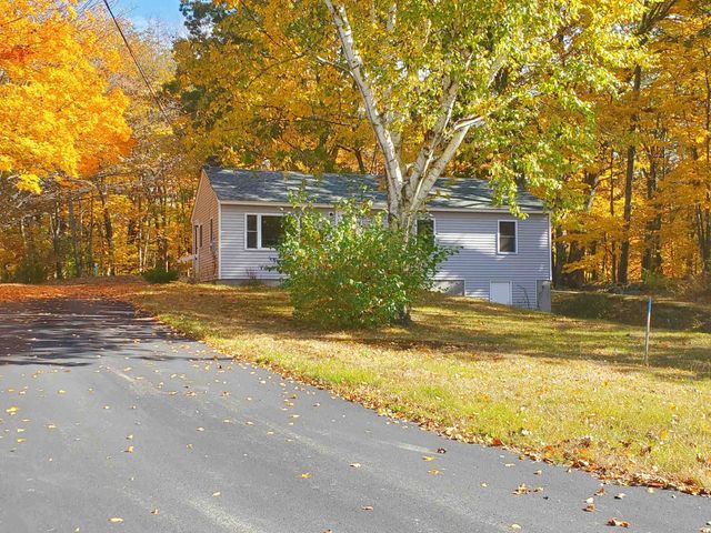 18 Anagance Lane, Wolfeboro, NH 03894