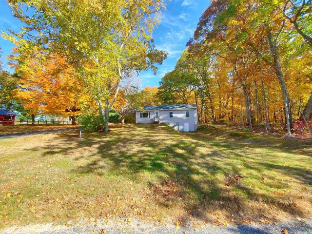 18 Anagance Lane, Wolfeboro, NH 03894
